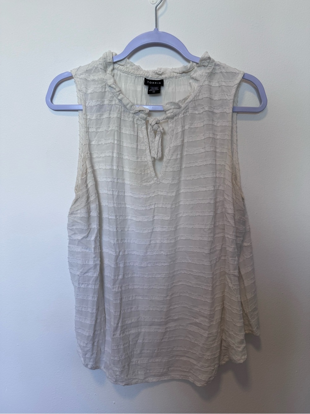 torrid Ivory Textured Sleeveless Tie-Front Camisole
